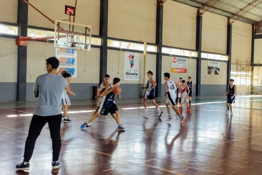 Encuentro de Básquet - CAF vs Alma Jrs.