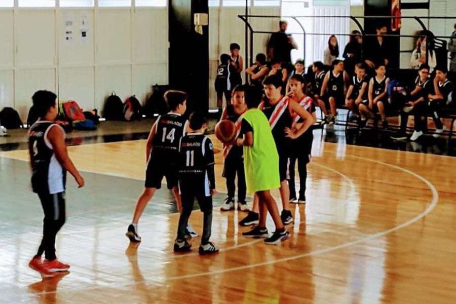 Encuentro de Básquet Mini y Pre Mini del CAF