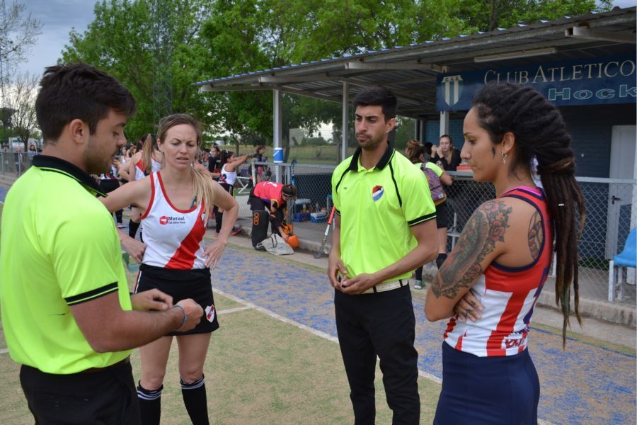 Hockey CAU vs CAF en San Carlos Centro