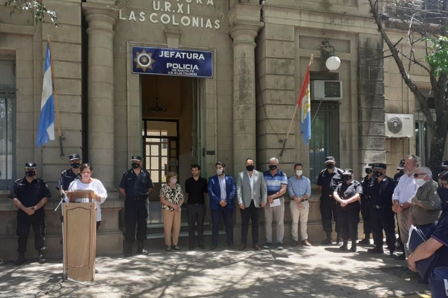 Entrega de moviles policiales para Las Colonias - Foto URXI