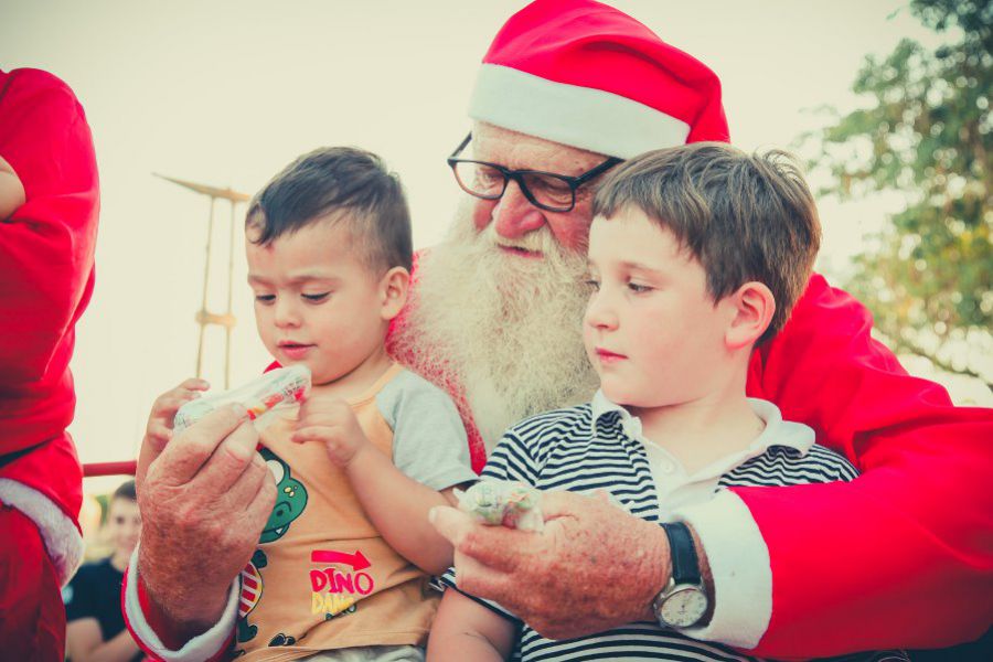 Papá Noel recorrió las plazas franckinas