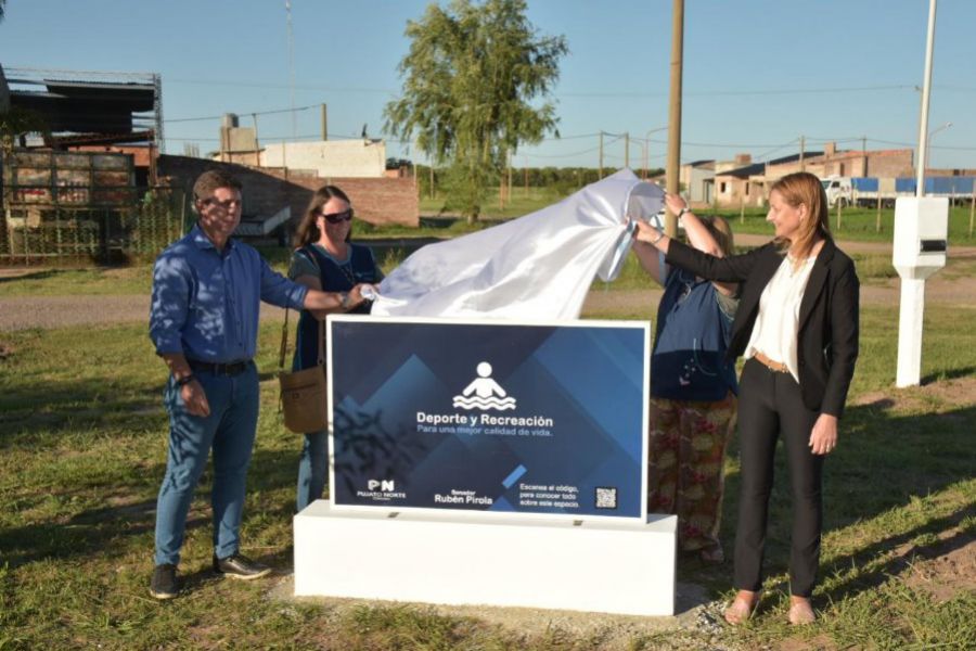 Pirola habilitó natatorio en Pujato Norte