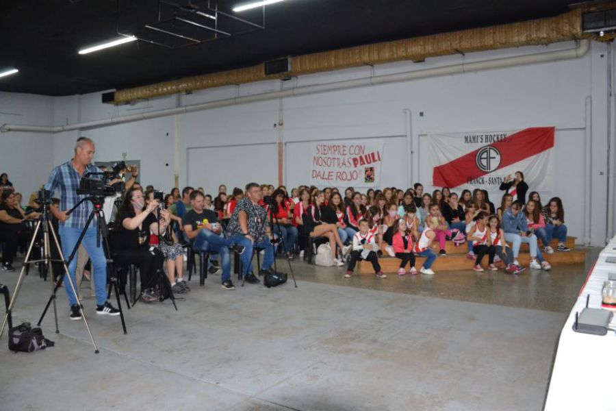 Presentación proyecto Cancha de sintético CAF