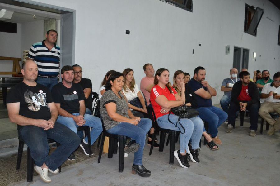 Presentación proyecto Cancha de sintético CAF