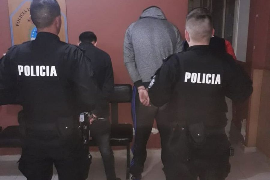 Detenidos por tratar de ingresar a un domicilio - Foto URXI