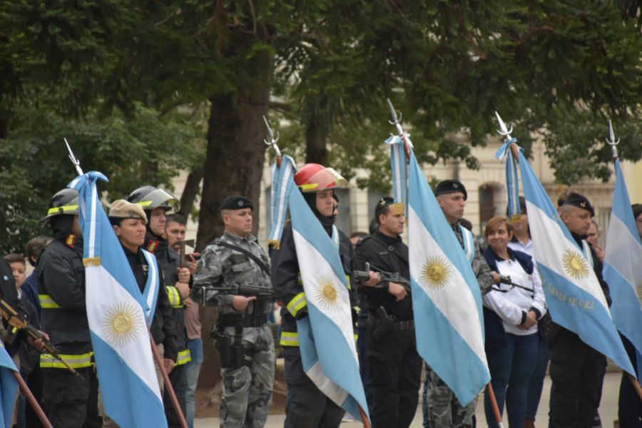 Pirola en la Plaza 25 de Mayo