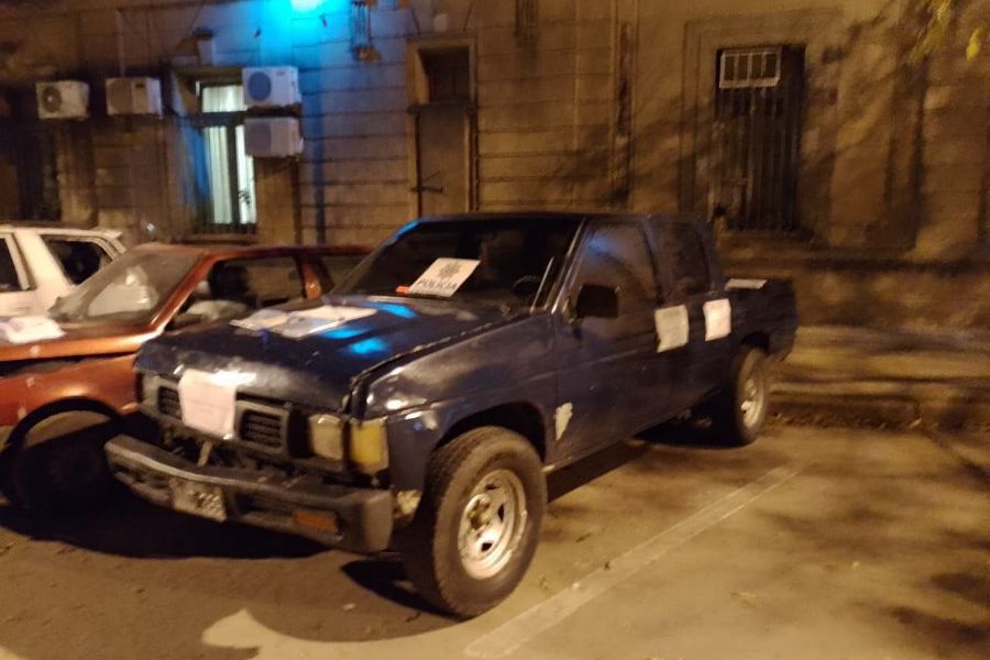 Camioneta Nissan Azul - Foto URXI