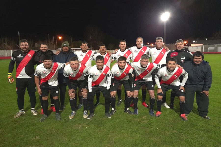 Juventud Unida ganó en el choque de punteros