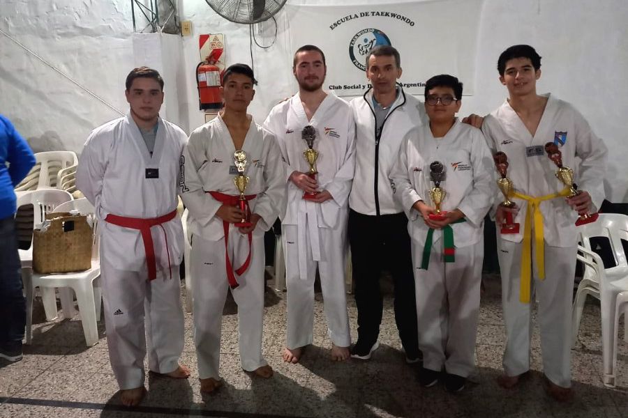 Taekwondo WT del CSyDA en Santoto