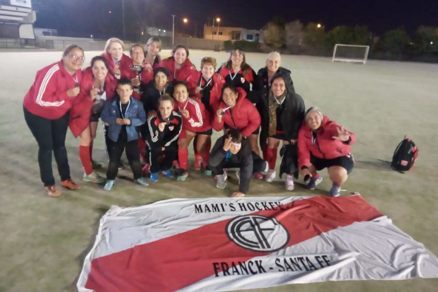 Mami hockey del CAF en Mendoza