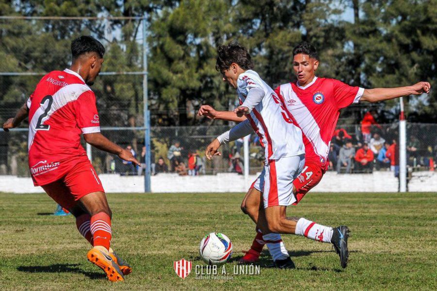 Bautista Schmidt en Unión de Santa Fe