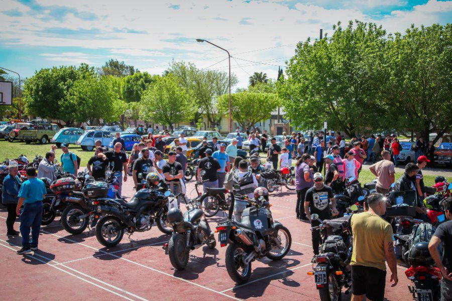 6° Encuentro de autos y motos