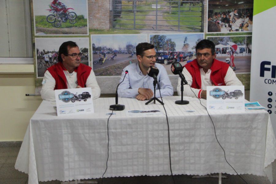 Conferencia por el 6to Encuentro de Autos y Motos