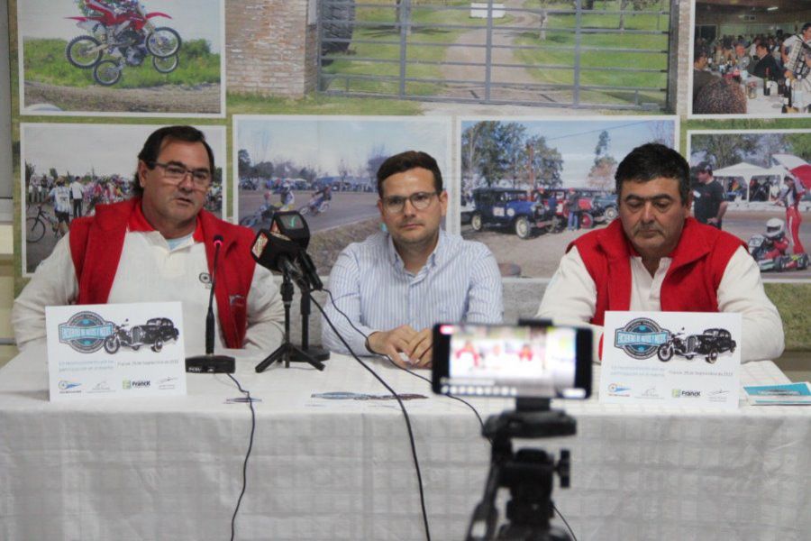 Conferencia por el 6to Encuentro de Autos y Motos