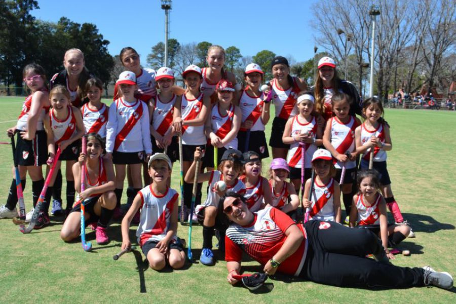 Hockey CAF vs CRAI (blanco)