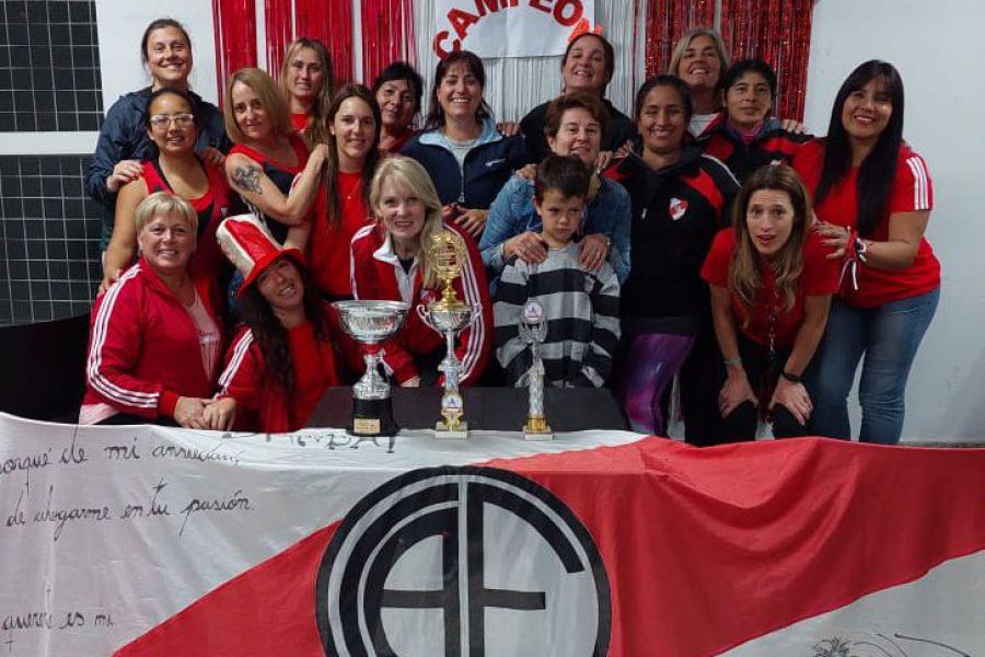 Campeonato y festejos de las mamis del CAF