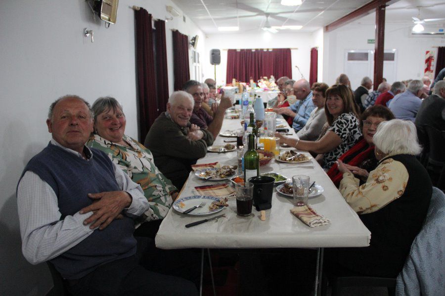 Cena en el Club de Abuelos