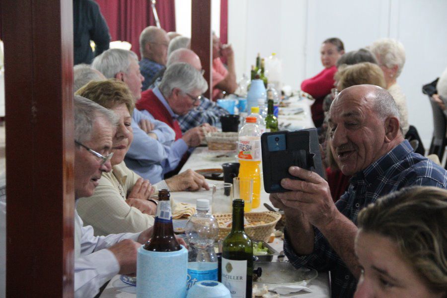 Cena en el Club de Abuelos