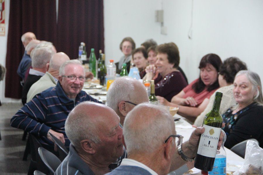 Cena en el Club de Abuelos