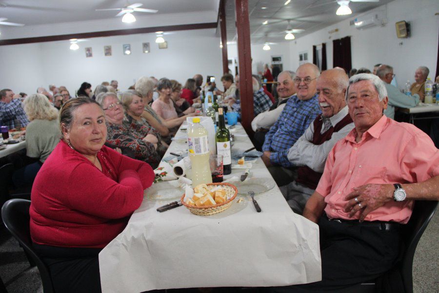 Cena en el Club de Abuelos