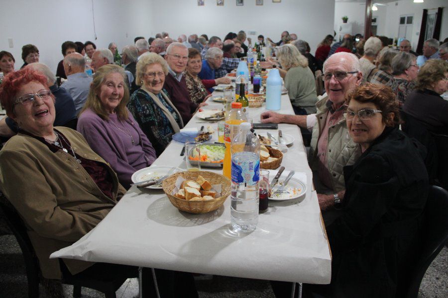 Cena en el Club de Abuelos