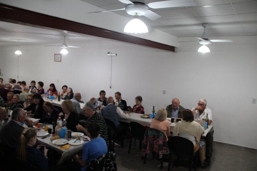 Cena en el Club de Abuelos