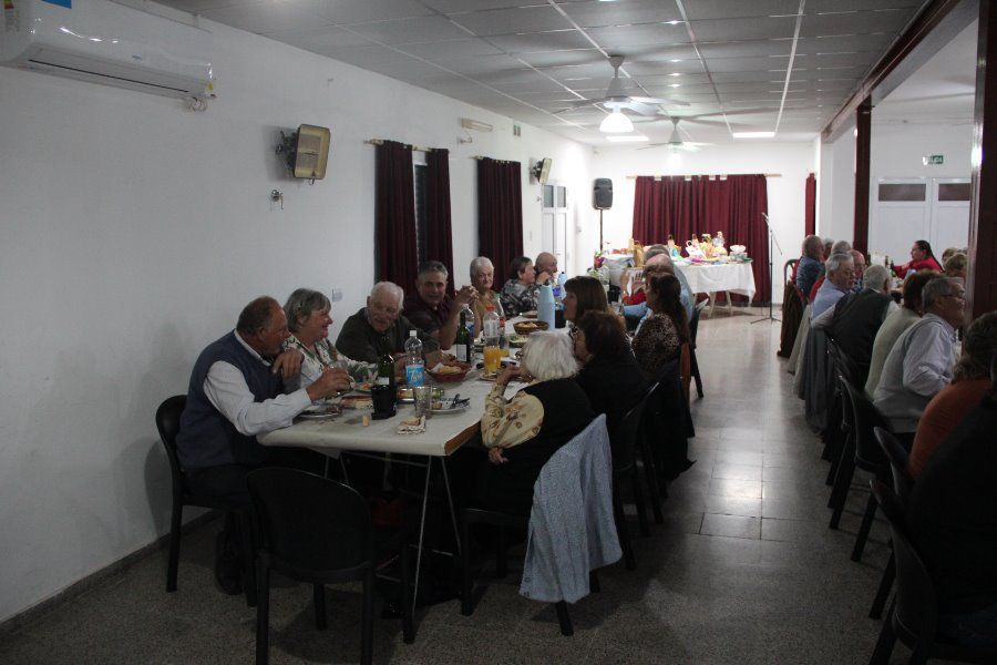 Cena en el Club de Abuelos