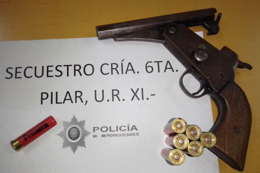 Secuestro de pistolón en Pilar - Foto URXI