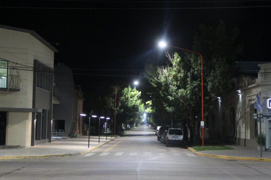 Nueva iluminación en calle Alberdi