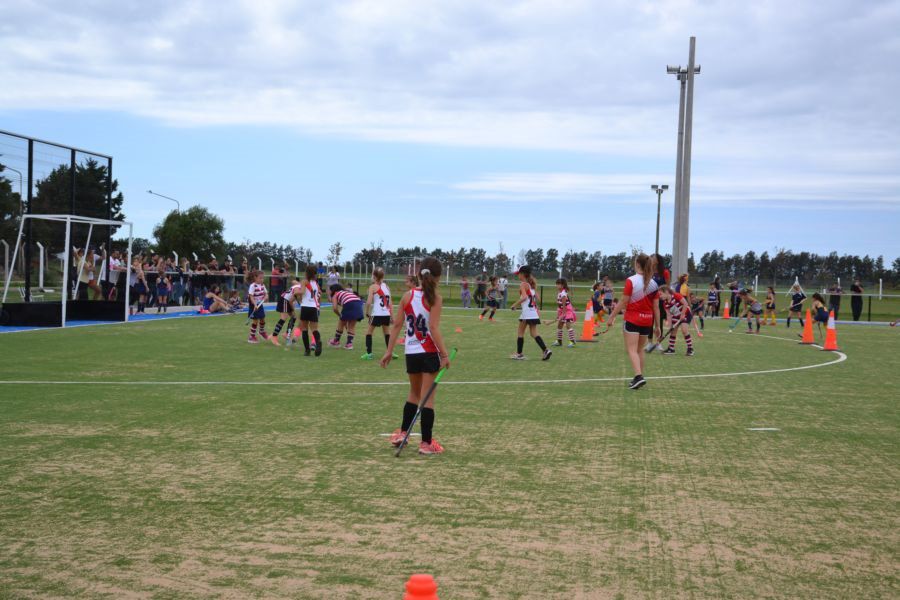 Encuentro de hockey infantil en el CAF