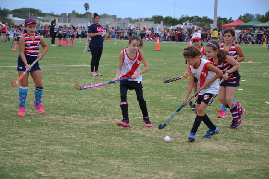 Encuentro de hockey infantil en el CAF