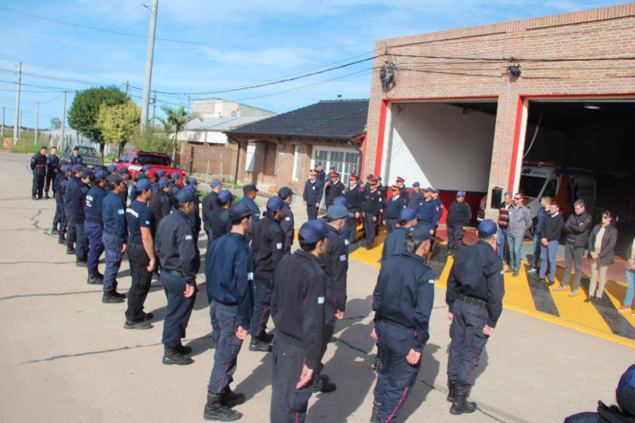 Autoridades Comunales con Aspirantes a Bomberos