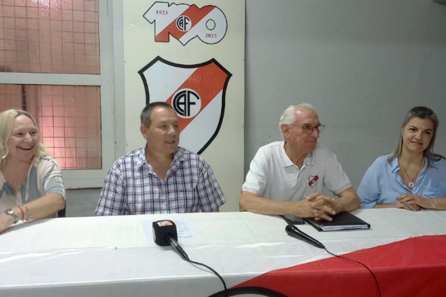 Conferencia por el centenario del CAF