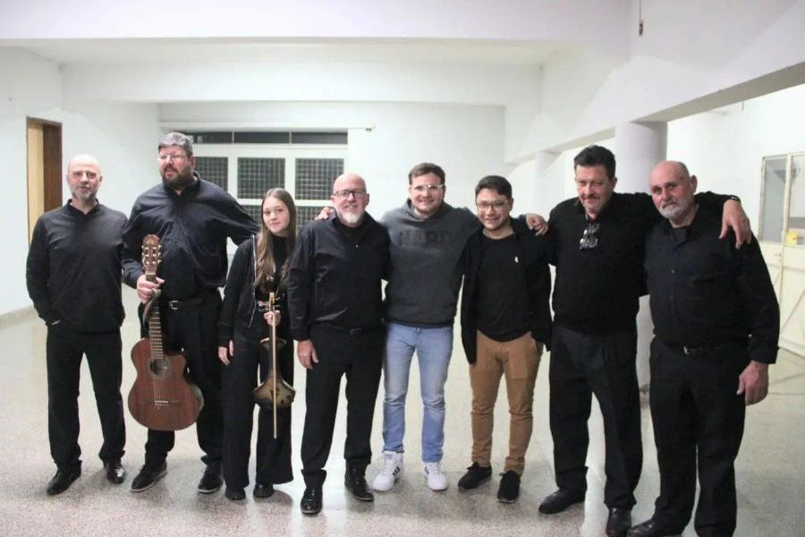 Peña abierta de Los Cantores de la Ribera