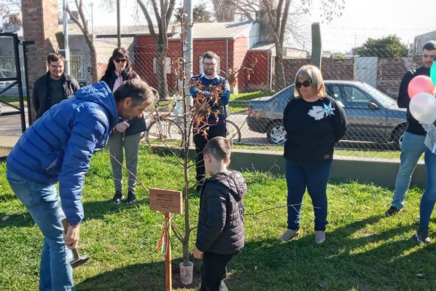 Homenaje a Néstor Piaggentini