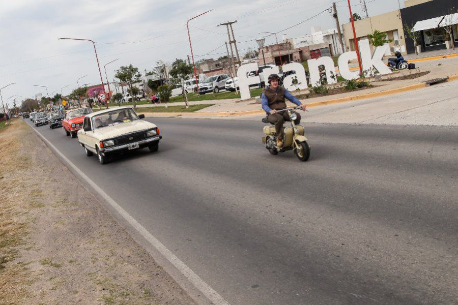 7° Encuentro de Autos y Motos en el Cycles