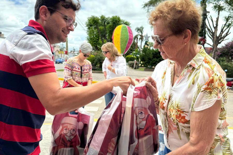 Grupo Recreando con Autoridades Comunales