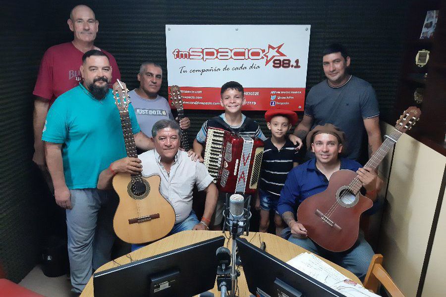 Valentín Ávila con Thiago Almiron en FM Spacio