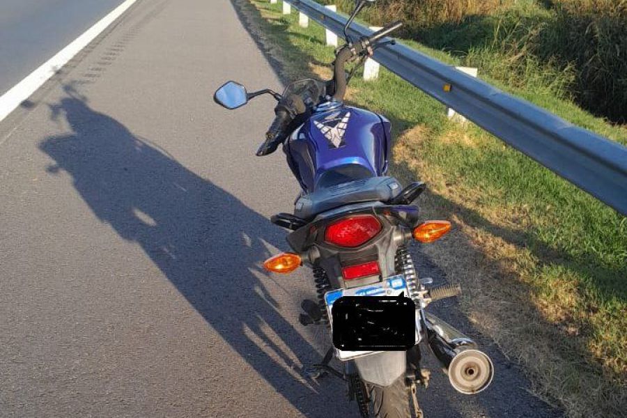 Motocicleta recuperada en Rafaela - Foto URXI