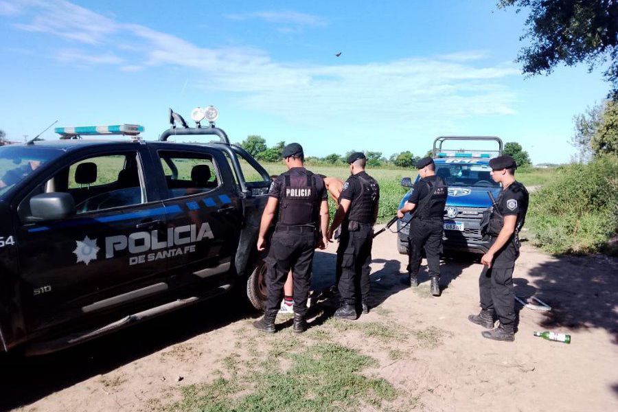 Habrían sustraído dinero de un comercio: Fueron aprehendidos en el asentamiento oeste