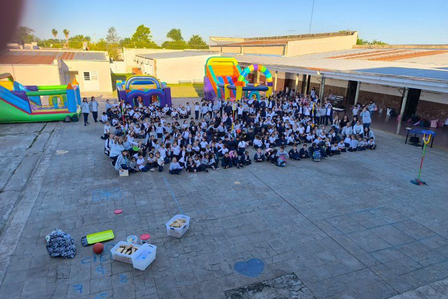 Pirola fortaleciendo Derechos con docentes y directivos