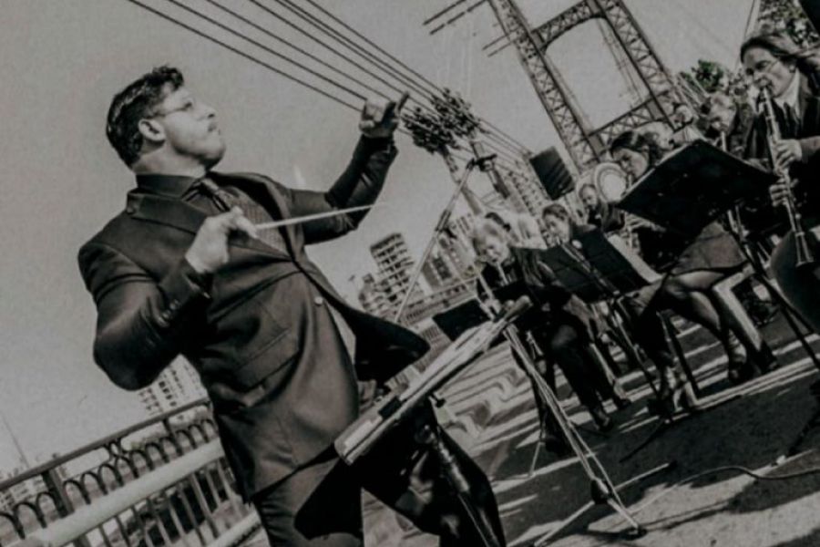 Banda Comunal de Franck en Puente Colgante
