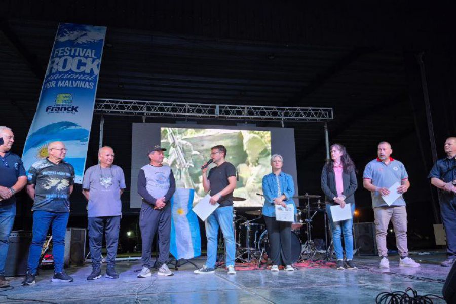 Homenaje a Héroes de Malvinas