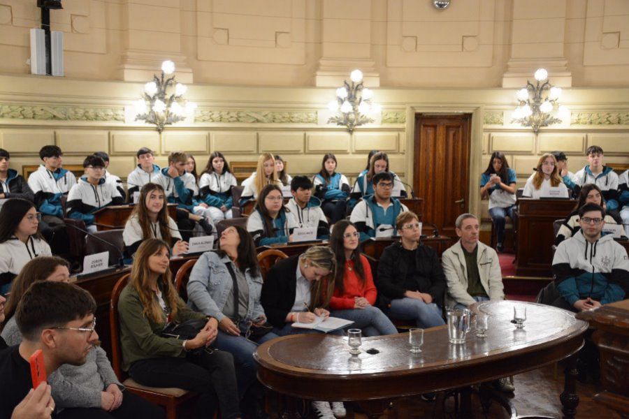Jóvenes de Las Colonias en el Senado