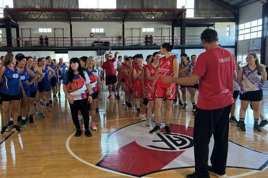 Cuadrangular de Maxi Básquet del CAF