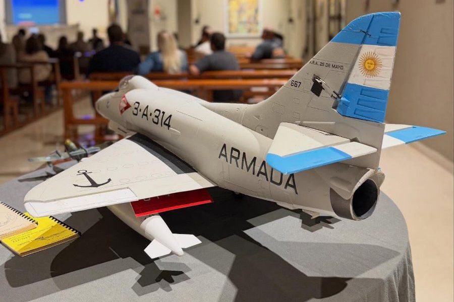 Homenaje e inauguración de monumento por Malvinas