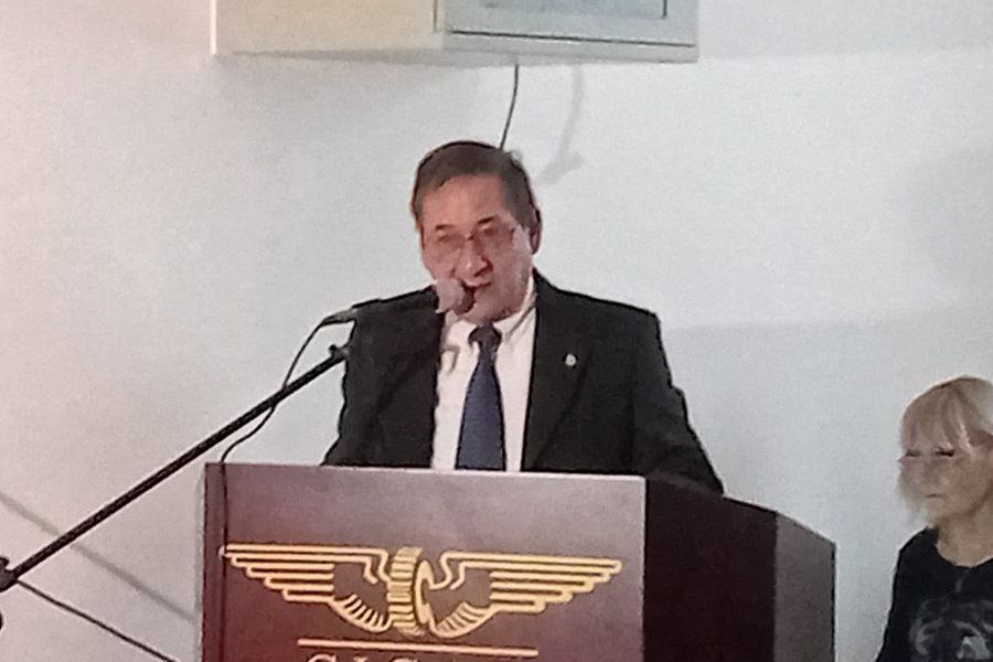 Presentación de una Bandera para Las Colonias en el CICAE
