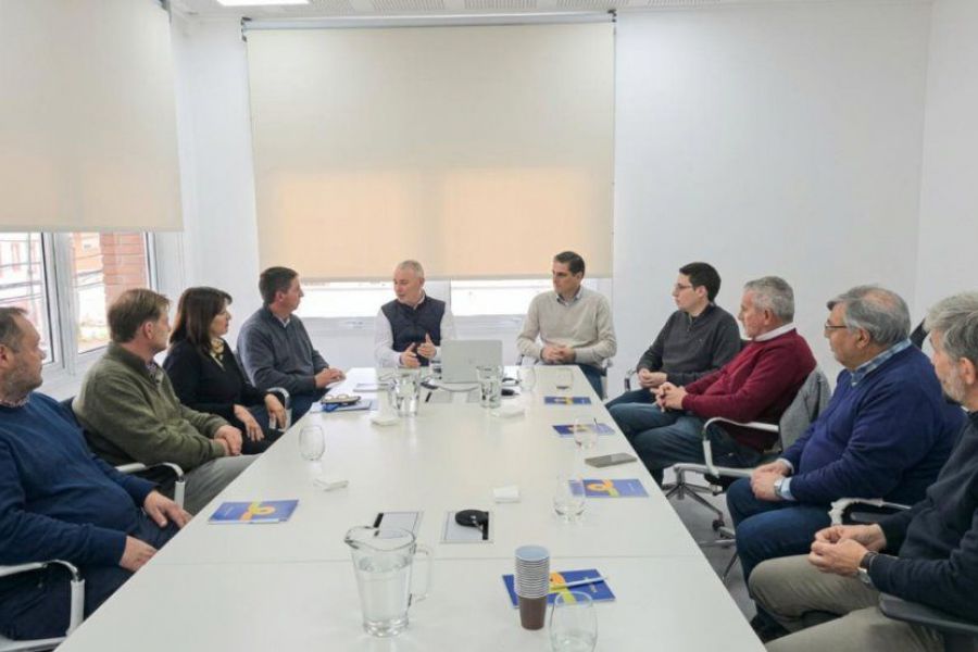 Reunión de Pirola en Litoral Gas