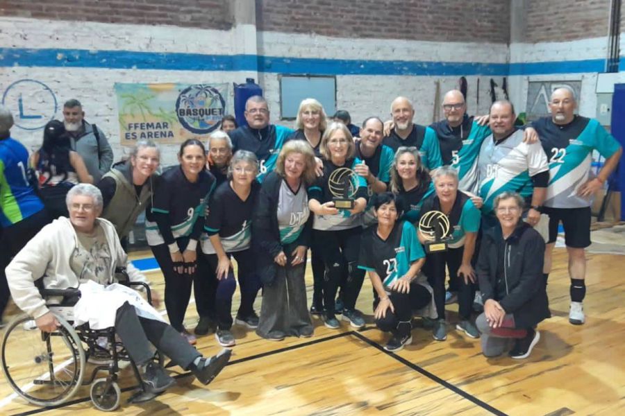 Los Grillos campeones en Santoto