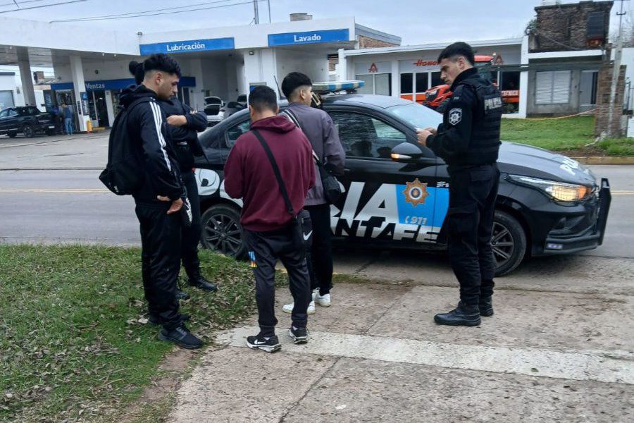 Estafadores detenidos - Foto Comisaría IV